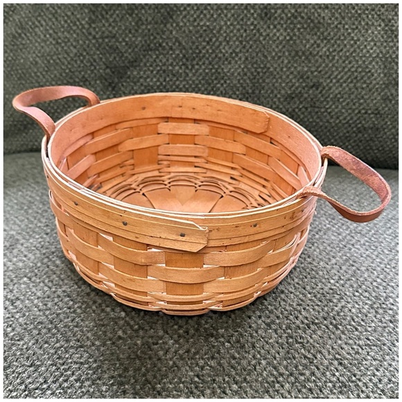 Longaberger Round Basket 10” - Picture 7 of 15
